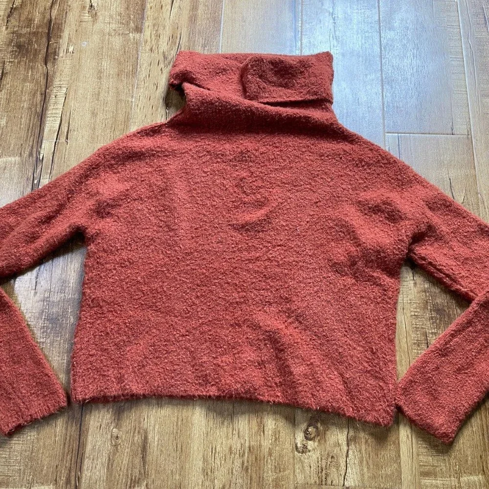 Free People Revolve Women's Large L Burnt‎ Orange Cowl Neck Crop Sweater